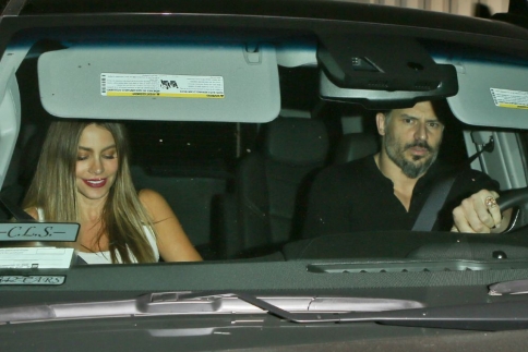Νευράκια; Ο Joe Manganiello δεν ρίχνει ούτε ένα χαμόγελο στην Sofia Vergara