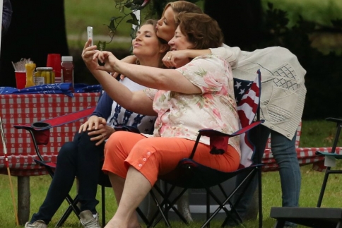 Kate Hudson: Selfie στα γυρίσματα της ταινίας Mother’s Day