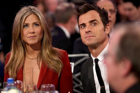 Critic’s Choice Awards: Ούτε ματιά της Jennifer Aniston στην Angelina Jolie!