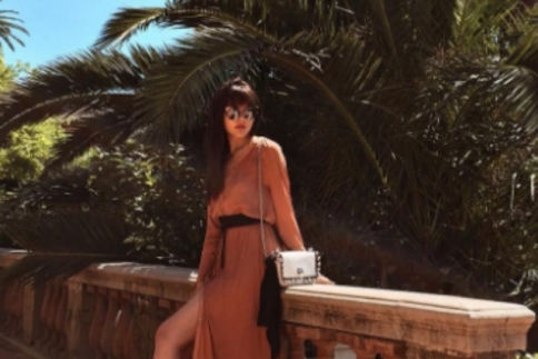 Street style : Καφέ με μαύρο; H Kristin Bazan τολμά και σπάει κάθε fashion κανόνα