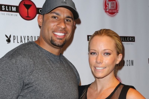 Είναι επίσημο: Single και ωραία η Kendra Wilkinson
