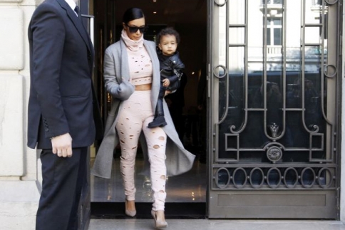 Να μαμά, να μάλαμα! Ξέχασε την κόρη της η Kim Kardashian! (Video) - Κεντρική Εικόνα