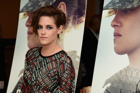 Η Kristen Stewart σε μια από τις πιο chic εμφανίσεις της - Κεντρική Εικόνα