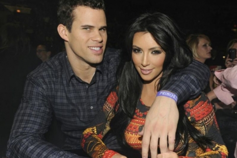 Και ο Chris Humphries κριτικάρει την Kim Kardashian