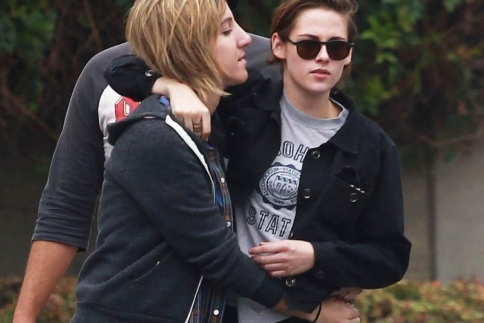 Παιδιά αποφασίστε! Είναι ή δεν είναι gay η Kristen Stewart; 