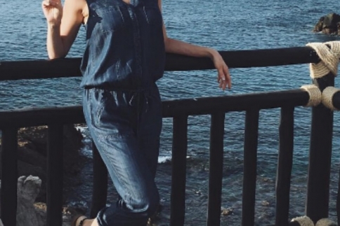 Street style : H Kristin Cavallari σου δείχνει πως να φορέσεις την τζιν ολόσωμη φόρμα το καλοκαίρι