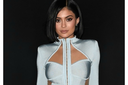 Kylie Jenner και PartyNextDoor: Φιλιούνται κάτω από τη βροχή