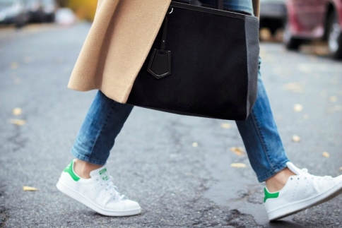 Λευκά sneakers : Πως θα διατηρήσεις τα λευκά σου sneakers καθαρά σαν καινούργια
