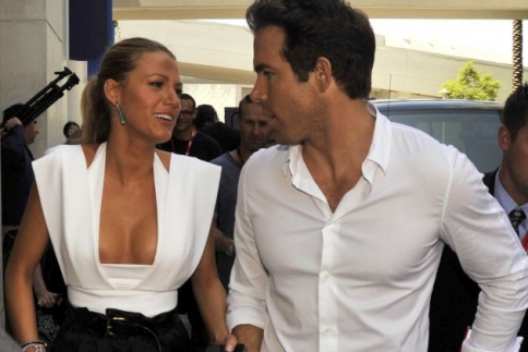 Μεγαλώνει η οικογένεια Reynolds! Έγκυος η Blake Lively - Κεντρική Εικόνα