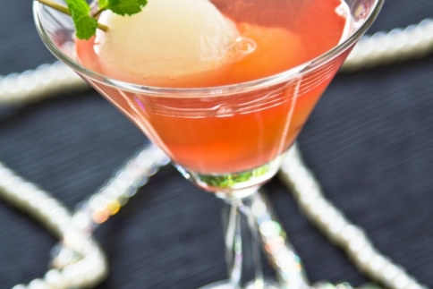 Μυστηριώδες Lychee Martini - Κεντρική Εικόνα