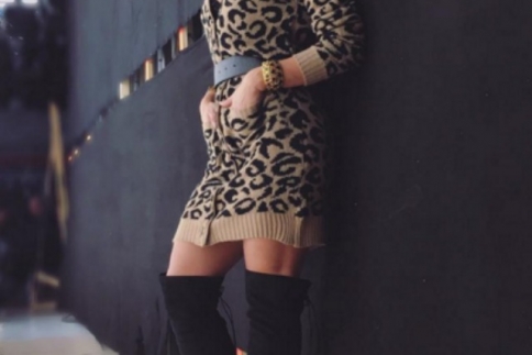 Street style : Η Μαίρη Συνατσάκη επιλέγει λεοπάρ φόρεμα και ξεχωρίζει