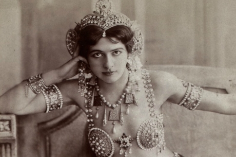 Mata Hari: Ο θρύλος της εξωτικής χορεύτριας που έγινε κατάσκοπος!
