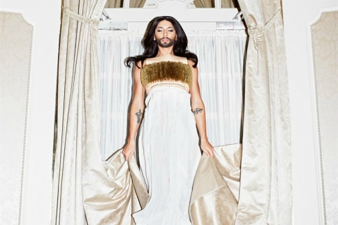 Η Μελισσάνθη μας ντύνει την Conchita Wurst 