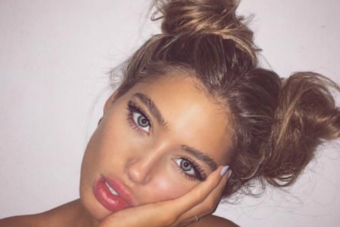 Το messy bun θα γίνει η καλοκαιρινή σου εμμονή!