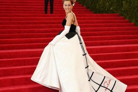 Met Gala: Λίγο πριν το φετινό, θυμόμαστε μερικές αξέχαστες εμφανίσεις
