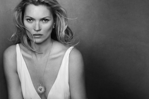 Kate Moss: Ανεξίτηλη ομορφιά! Δες την στη νέα διαφήμιση κοσμημάτων