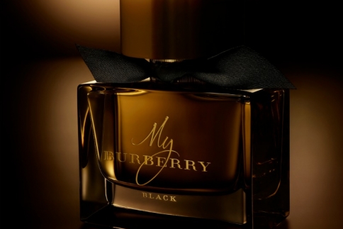 Η μοναδική εμπειρία «My Burberry Black» που πρέπει να ζήσεις