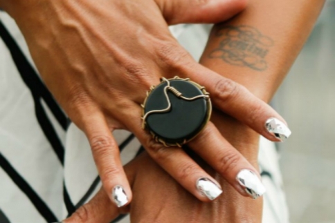 Mirror nails : Η νέα τάση στα νύχια ! 