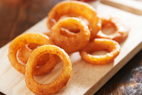Σπιτικά onion rings: Το τέλειο σνακ (συνταγή)!