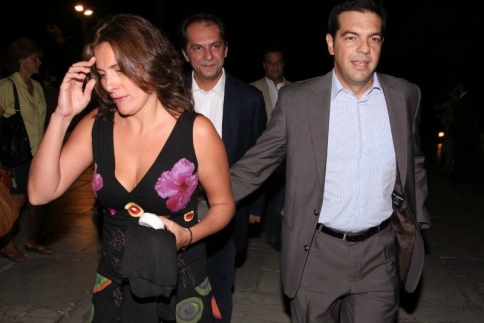 H Vogue ντύνει την Μπέττυ του Αλέξη