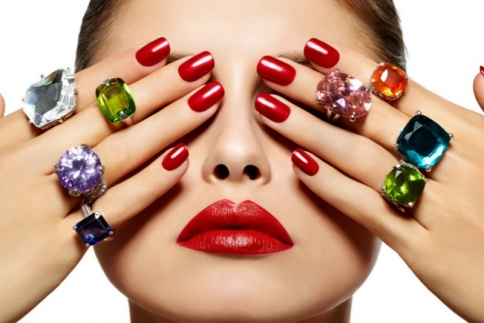 Nail experts: Δώσε τέλος στα νύχια που σπάνε 