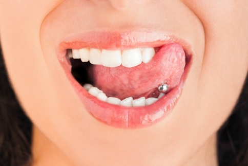 Τι έχουν βαρεθεί πια να ακούν τα κορίτσια με piercing