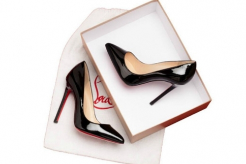 Dream Shopping: H πιο διάσημη γόβα του Christian Louboutin γίνεται 10 ετών! Ρεπορτάζ αγοράς