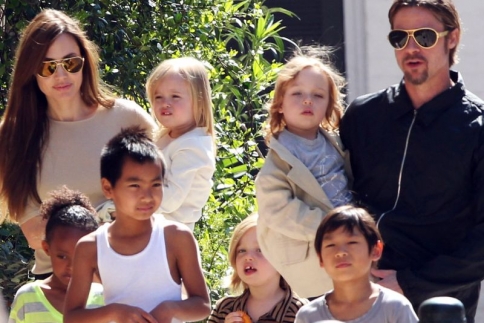 Η καλή νοικοκυρά... Angelina Jolie! 