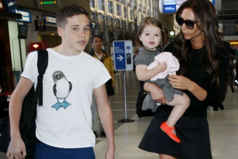 Η Victoria Beckham είναι καλή σύζυγος και εξαιρετική μαμά! Διαβάστε γιατί... - Κεντρική Εικόνα