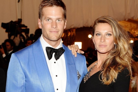 Η Gisele στηρίζει τον άντρα της με πανό... αγάπης!