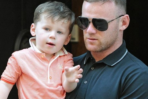 Ο γιος του Wayne Rooney ντυμένος... Michael Jackson!