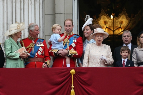Prince George: H πρώτη του εμφάνιση στο βασιλικό μπαλκόνι
