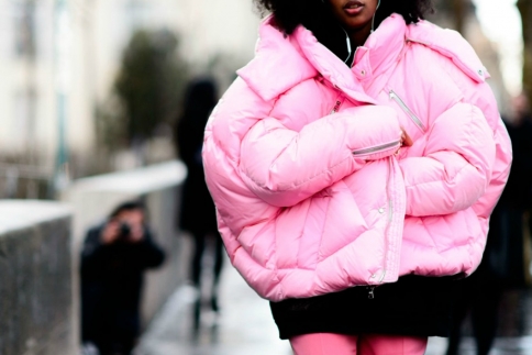 Γίνε Βασίλισσα του street style φορώντας puffy μπουφάν 