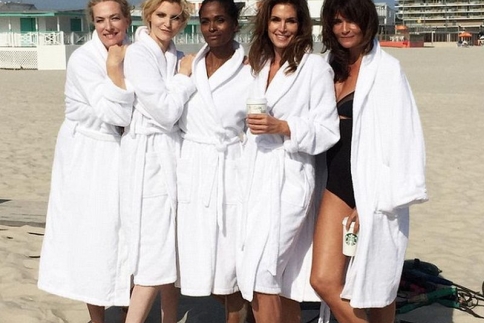 Cindy Crawford: Το reunion με τα supermodel των 90’s
