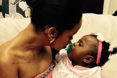 Riri εσύ πότε θα γίνεις μάνα; Οι πιο γλυκιές photos της που έχεις δει ποτέ