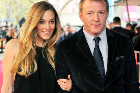 Guy Ritchie - Jacqui Ainsley: Παντρεύονται!
