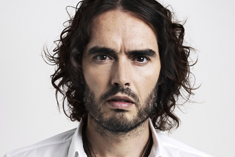 Κι όμως είναι αλήθεια! Ο Russell Brand σχολιάζει σε βίντεο τον Αλέξη… Ζίπρας και τις εκλογές
