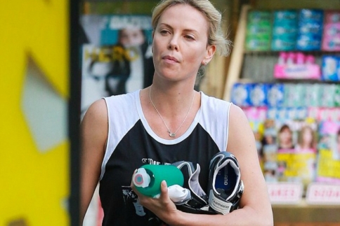 Charlize Theron:Εθεάθη πρώτη φορά μετά το χωρισμό της!