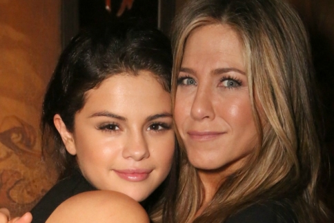 Selena Gomez: H Jennifer Aniston είναι σαν μαμά μου!