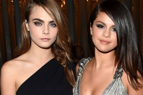 Selena Gomez : Δεν έχω ερωτική σχέση με την Cara Delevingne!