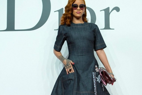 Rihanna: Είναι μια star που προκαλεί ακόμα και όταν δεν προκαλεί!