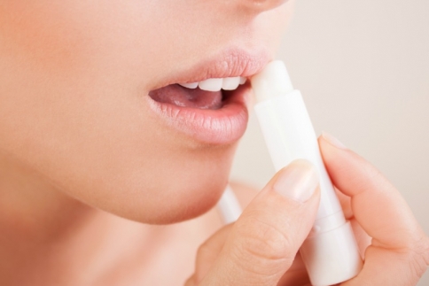 Φοράς κάθε μέρα lip balm; Ξανασκέψου το!