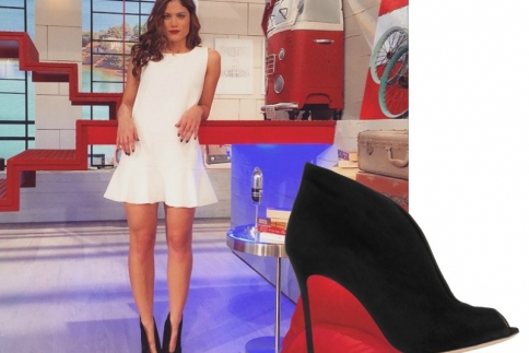 Φόρεσε σέξι ankle boots όπως η Μαίρη Συνατσάκη