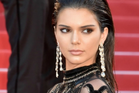 Sleek hair alert! Το απόλυτο hairstyle για φέτος!