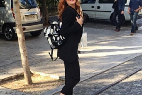 Street style : Δοκίμασε σε μια πρωινή σου βόλτα το ανδρόγυνο look της Σμαράγδας Καρύδη