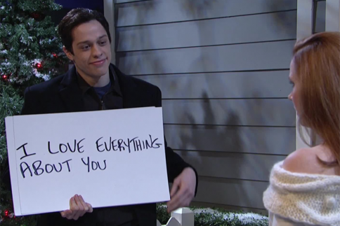 Η Amy Adams διακωμωδεί την πιο ρομαντική σκηνή του Love Actually