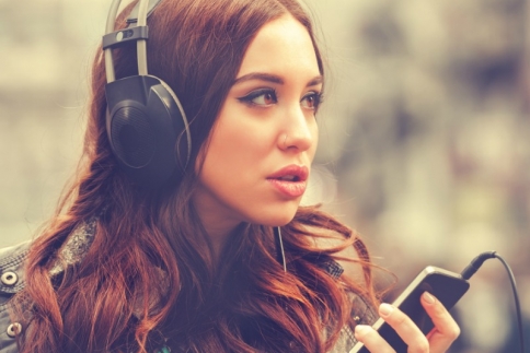 Νιώθεις αγχωμένη; Αυτή η playlist θα σε χαλαρώσει!