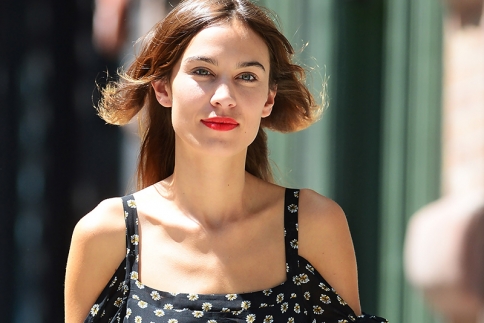 Η Alexa Chung δεν ξέρει μόνο από fashion trends
