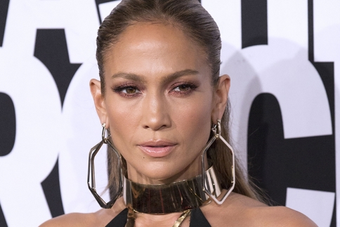 H 45άρα JLo ποζάρει με μπικίνι στο Instagram
