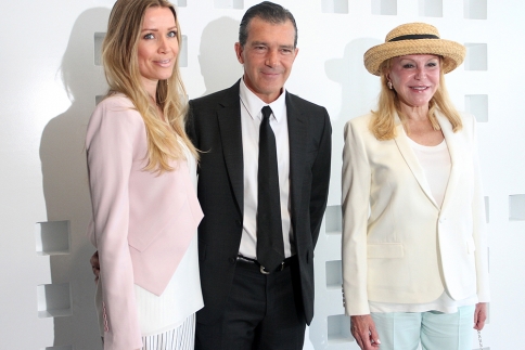 Antonio Banderas: Με τη σύντροφό του στη Μάλαγα